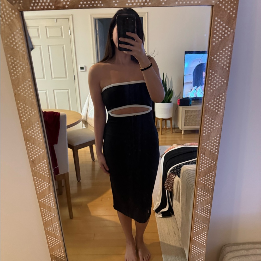 VICI Elegant Black Strapless Dress